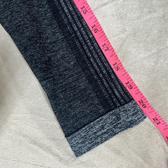 Fabletics Womens Seamless Ombre Long Sleeve Crop Top Gray XS S Yoga Activewear - Picture 4 of 5